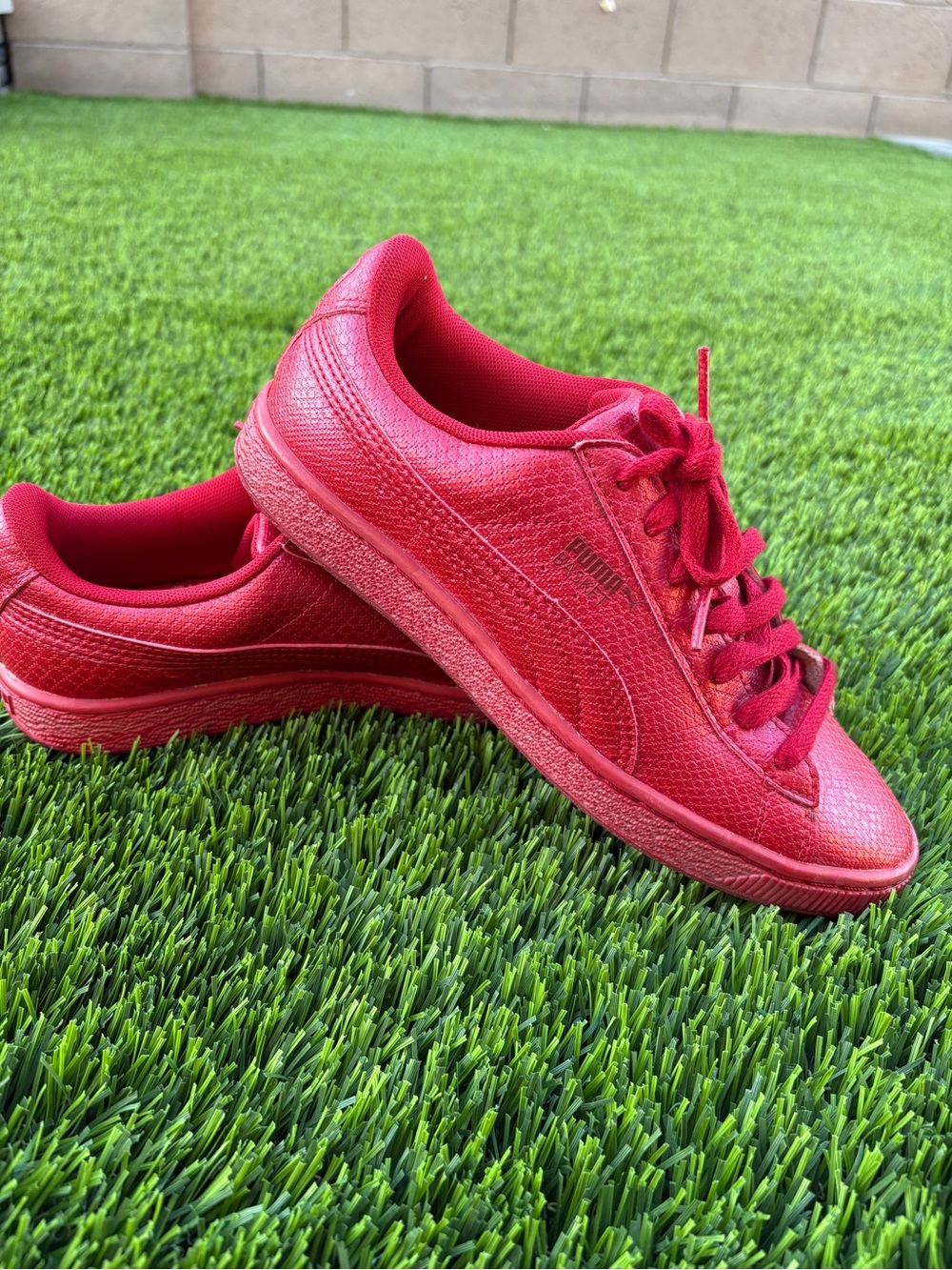 Puma Red Low Top Sneakers Women Size 7 Casual Streetwear Shoes